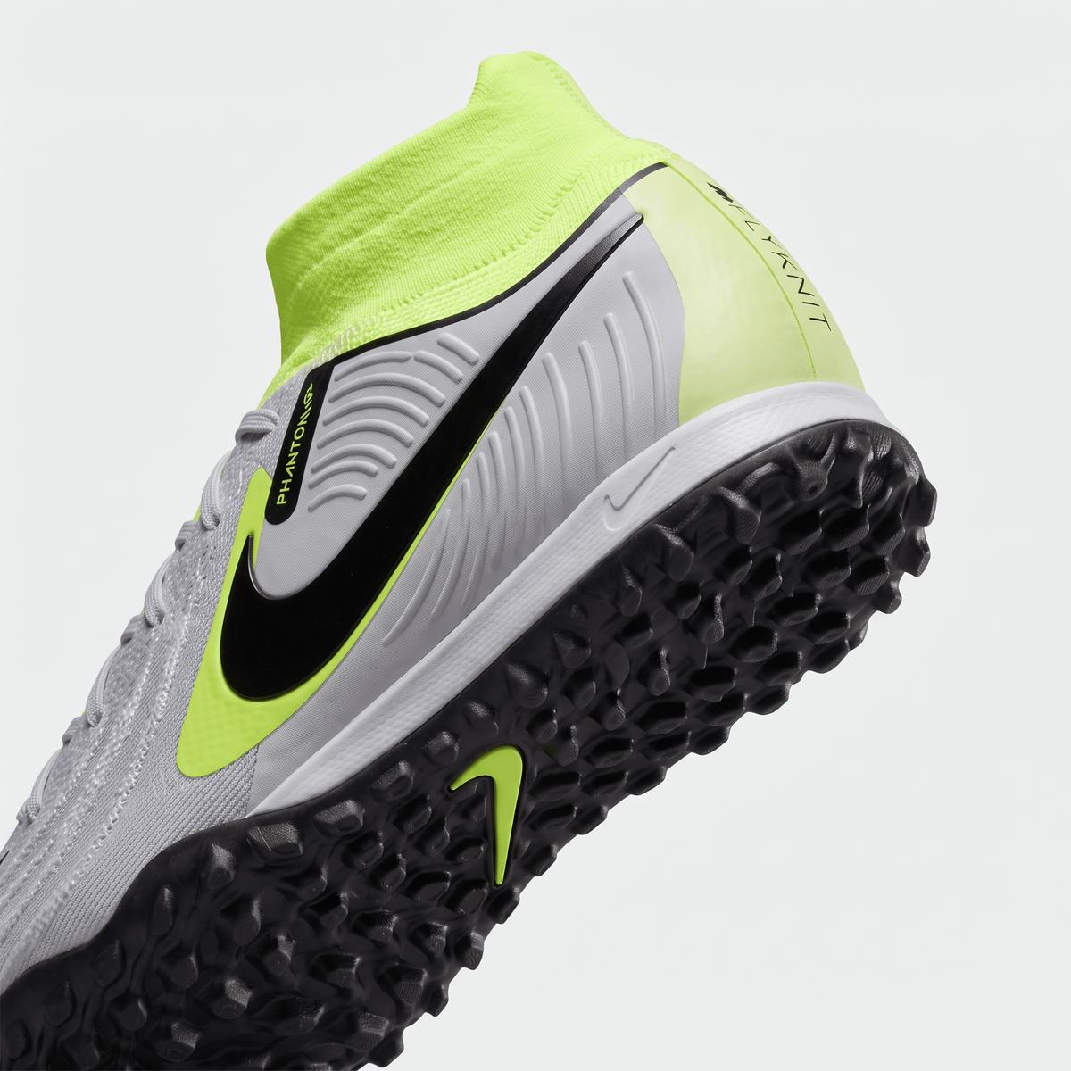 Phantom Luna II Academy TF Metallic Silver / Volt / Black