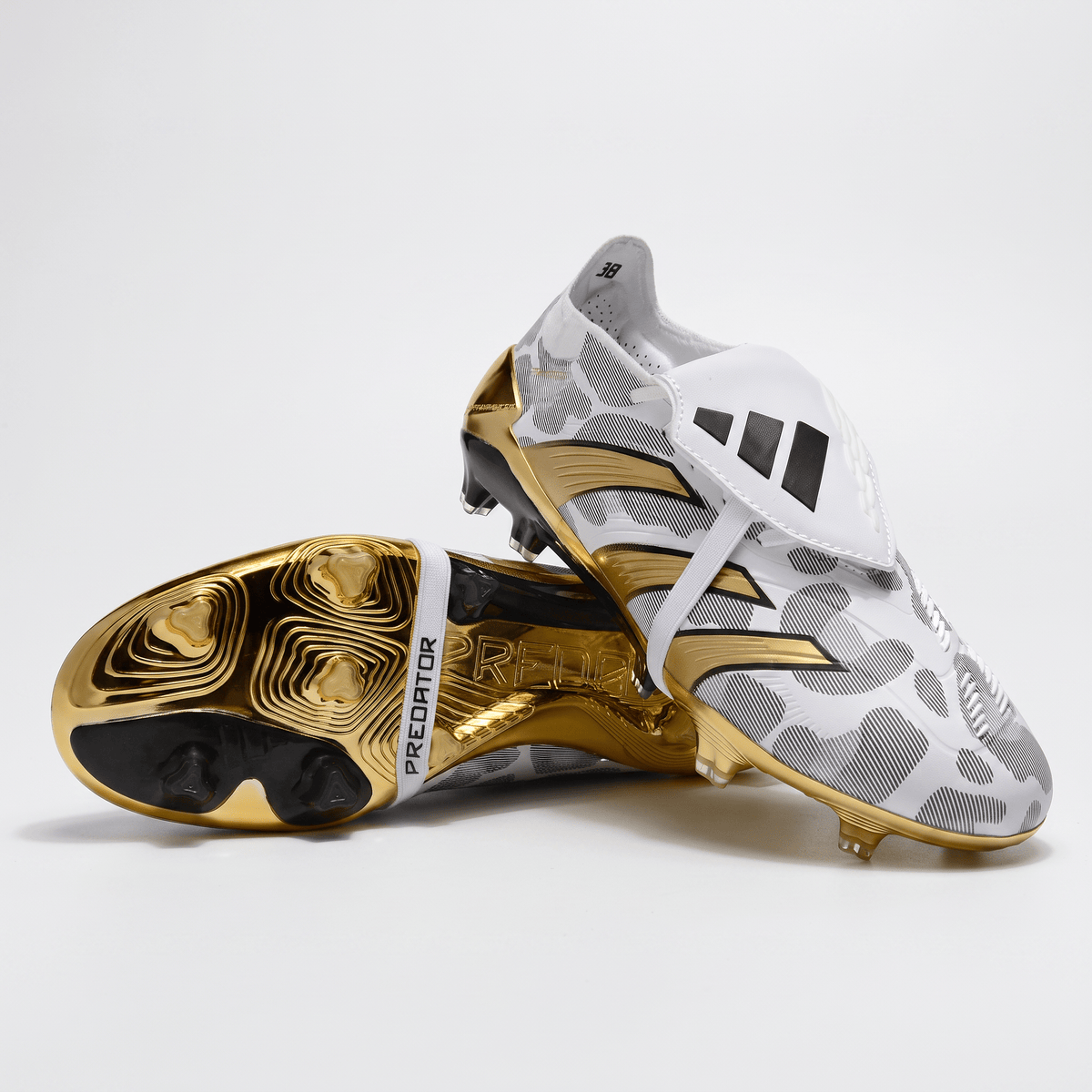 Predator Fold-Over Tongue FG Cloud White / Core Black / Gold Metallic