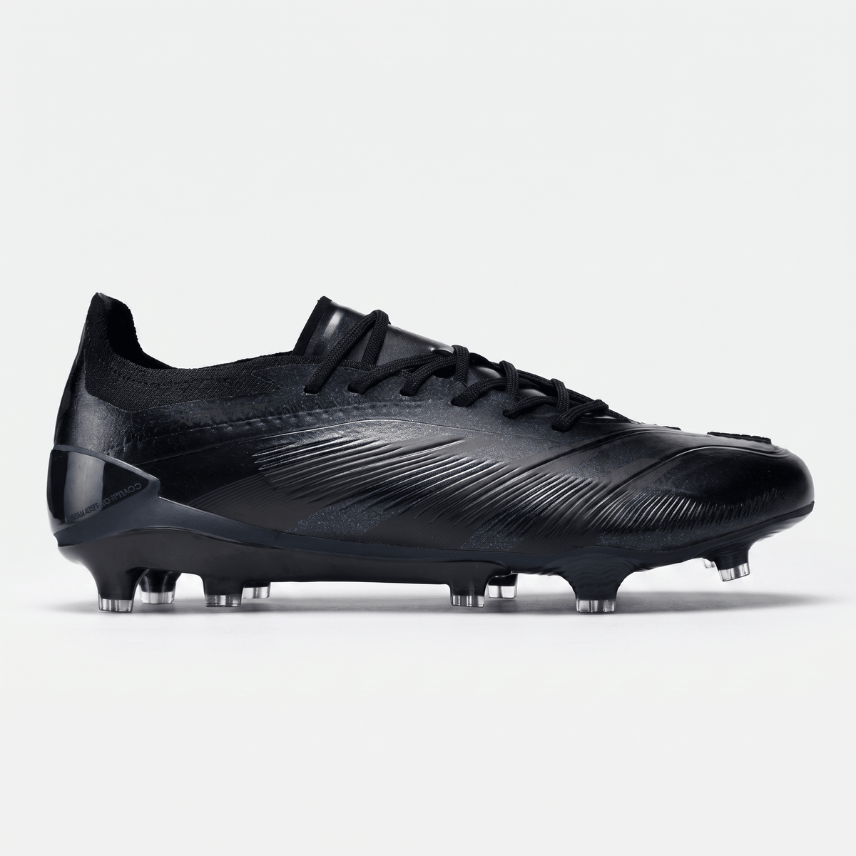 Predator 24 FG Core Black / Core Black