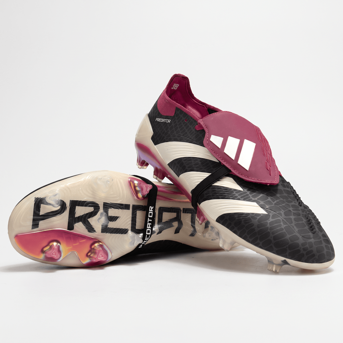 Predator 30 FT FG Core Black / Off White / Legacy Burgundy