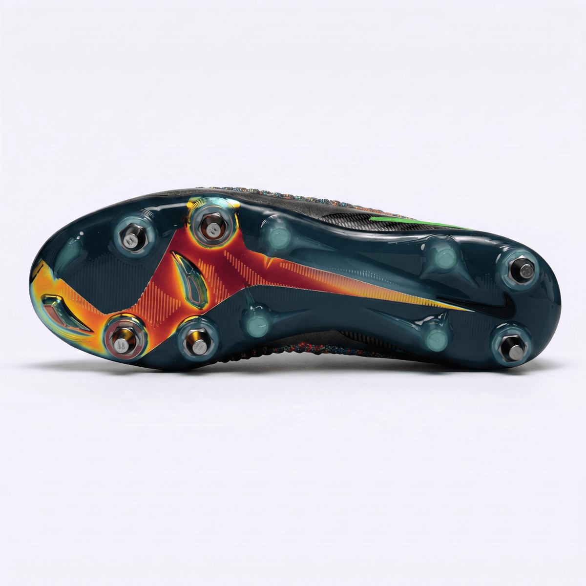 Phantom 6 Low Cut SG-PRO Black / Green Strike / Bright Crimson