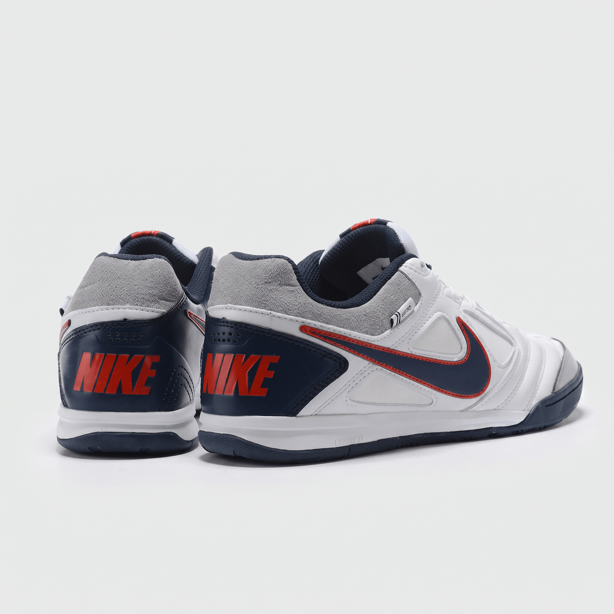 Streetgato White / Obsidian / Sport Red / Light Smoke Grey