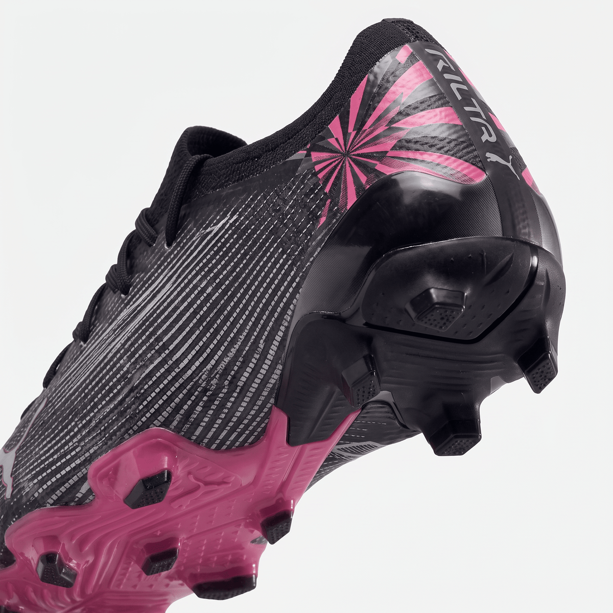 Future Ultimate FG/AG Black / White / Poison Pink