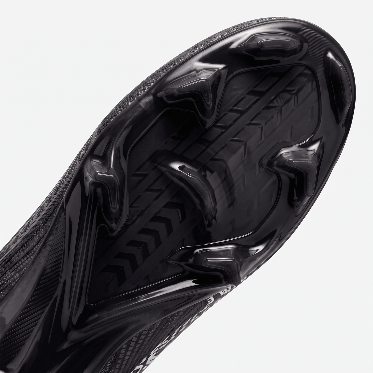 Future 7 Ultimate FG/AG Black / White