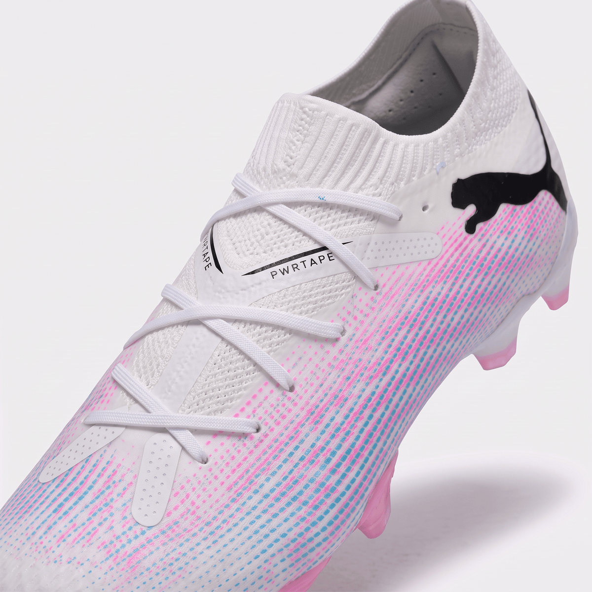 Future 7 Ultimate FG/AG White / Black / Poison Pink