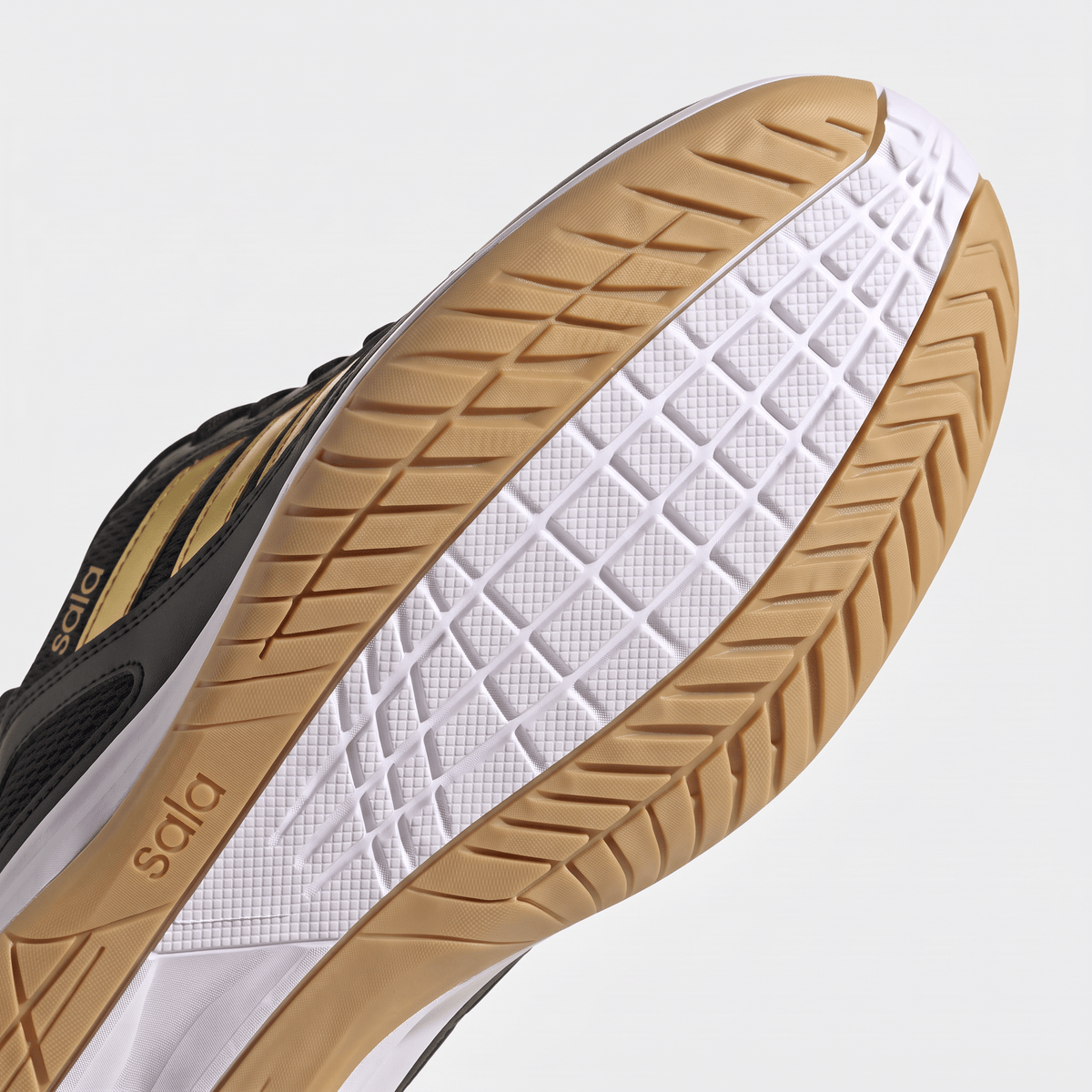 Super Sala 3 Core Black / Gold Metallic / Gum