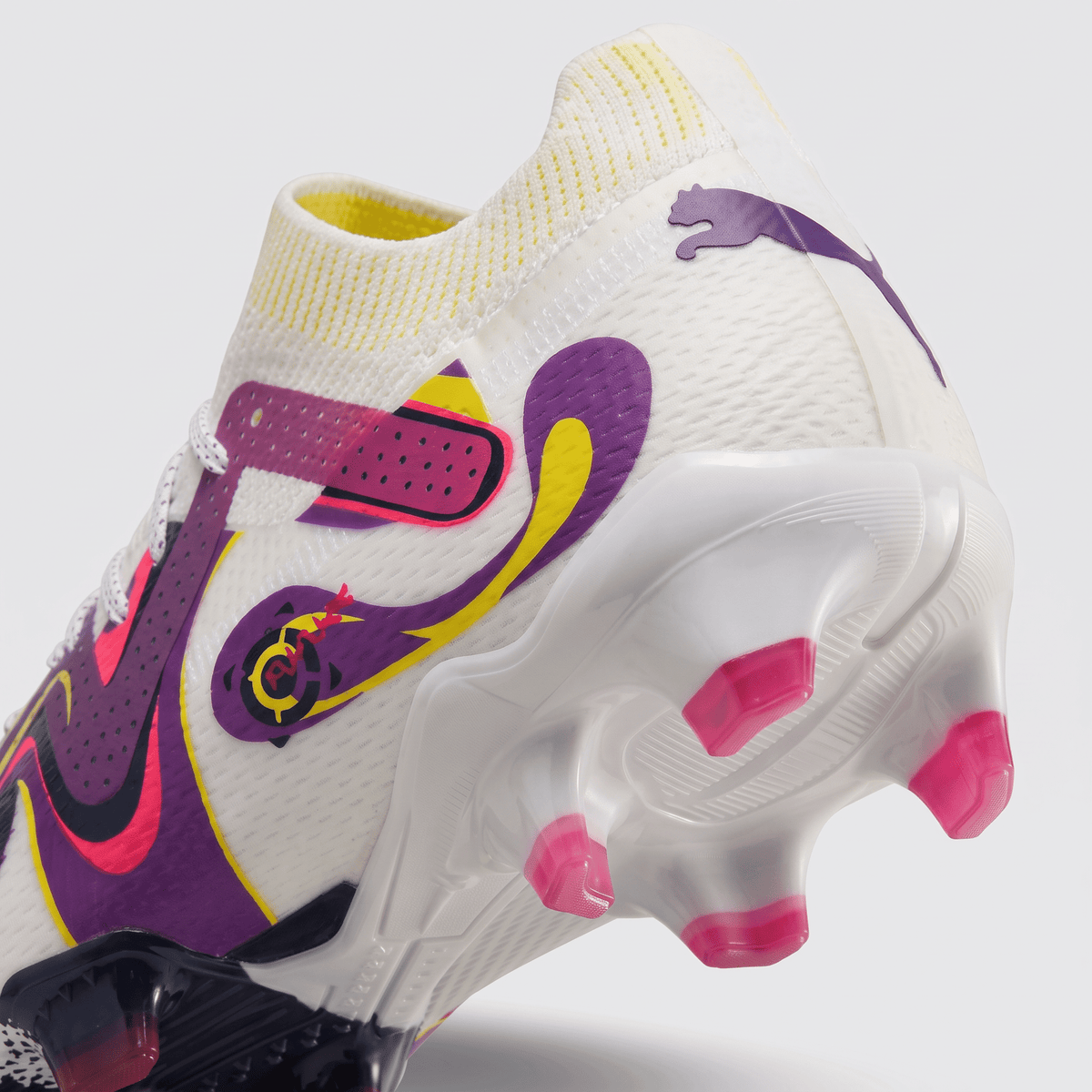 Future Ultimate FG/AG White / Black / Fire Orchid / Yellow Alert