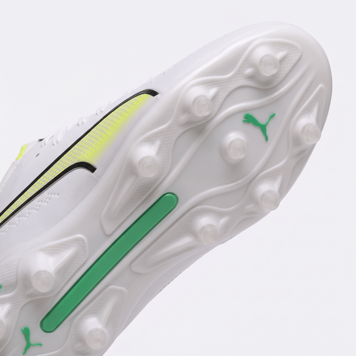 Ultimate FG/AG White / Black / Fast Yellow / Electric Peppermint