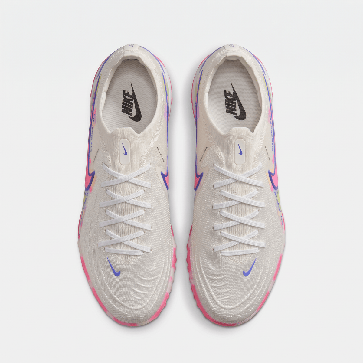 Phantom GX 2 Academy TF White / Fierce Pink / Black