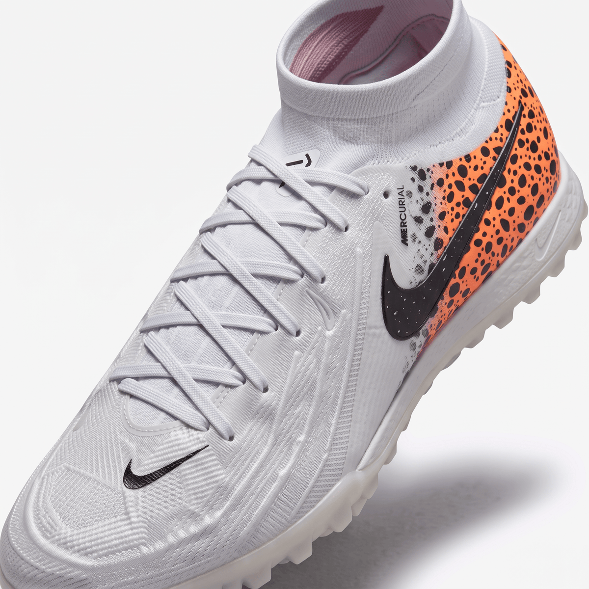 Phantom Luna 2 Academy TF White / Black / Total Orange