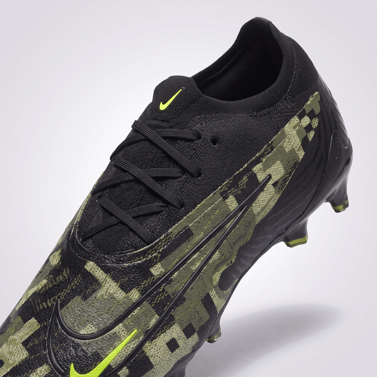 React Phantom GX FG Black / Camo / Green Strike