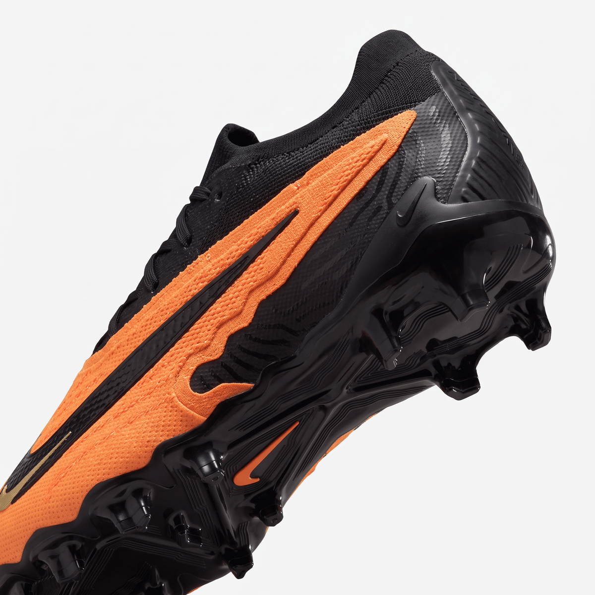 React Phantom GX Academy FG/MG Laser Orange / Black / Total Orange