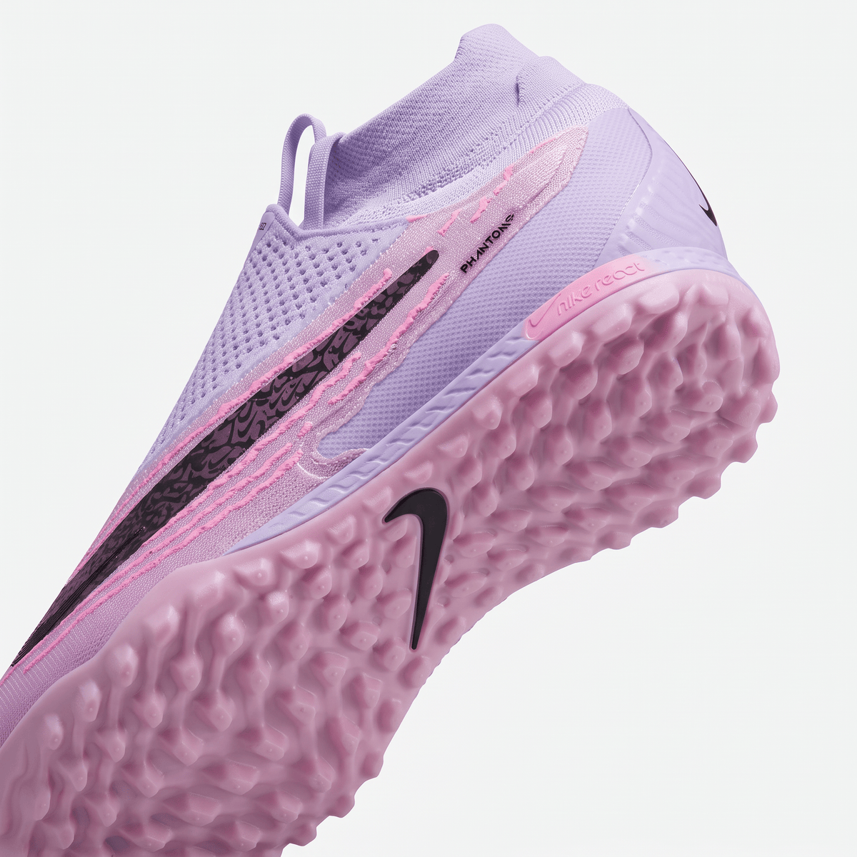 Phantom GX Pro TF Grape / Metallic Silver / Gridiron