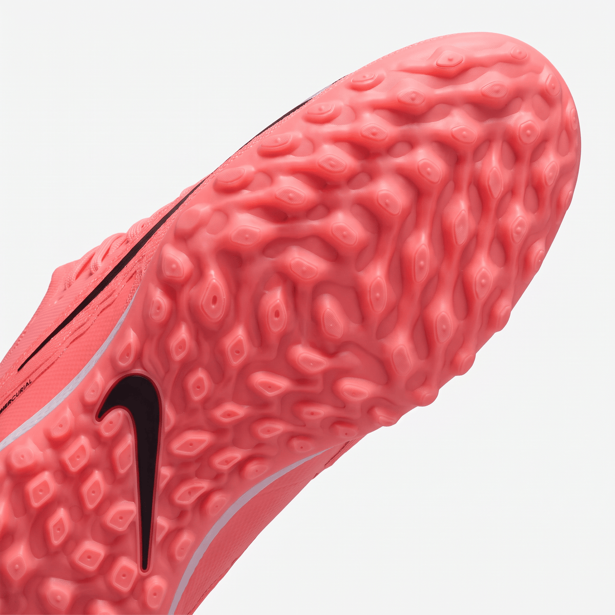 React Phantom GX Pro TF Pink Blast / Black / White