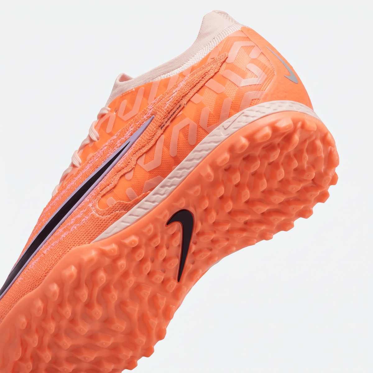React Phantom GX Pro TF Guava Ice / Black / Total Orange