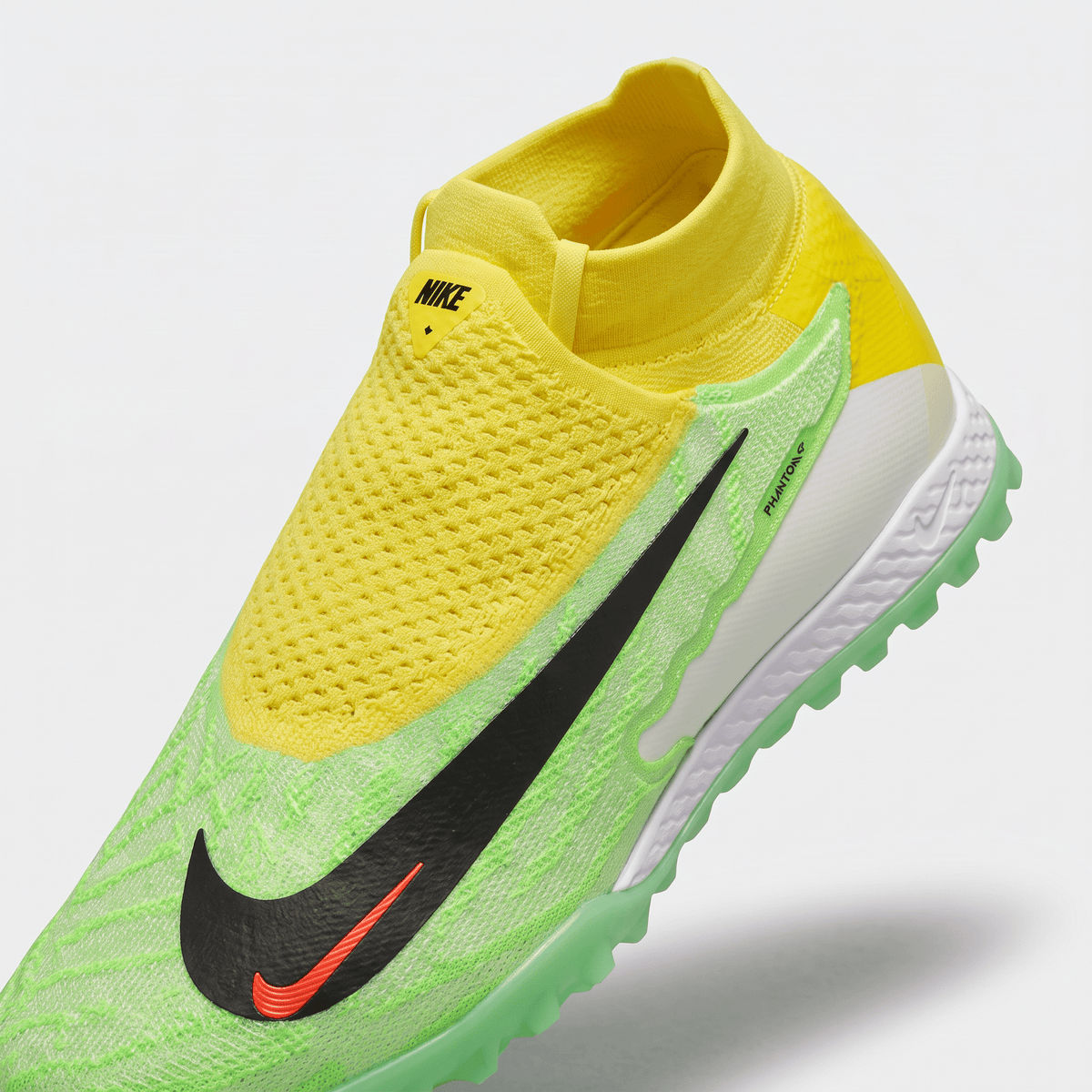 React Phantom GX Pro TF Barely Green / Black / Lime Blast
