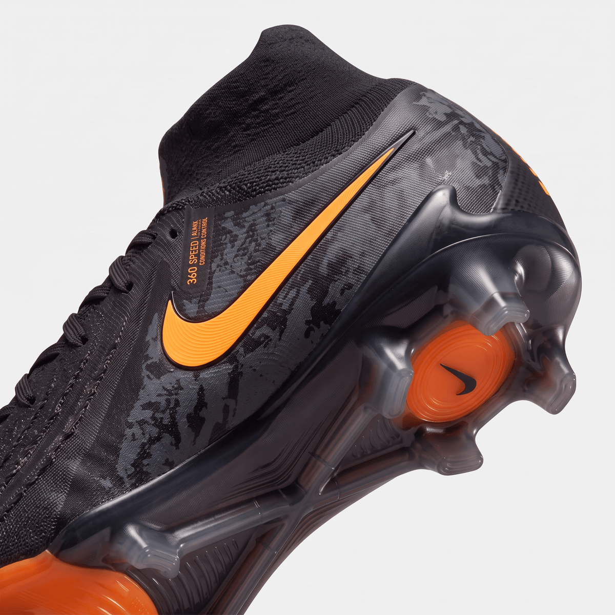 Phantom Luna II FG Black / Total Orange