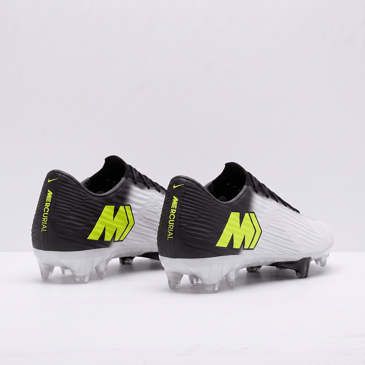 Mercurial Vapor 16 By You White / Black / Volt