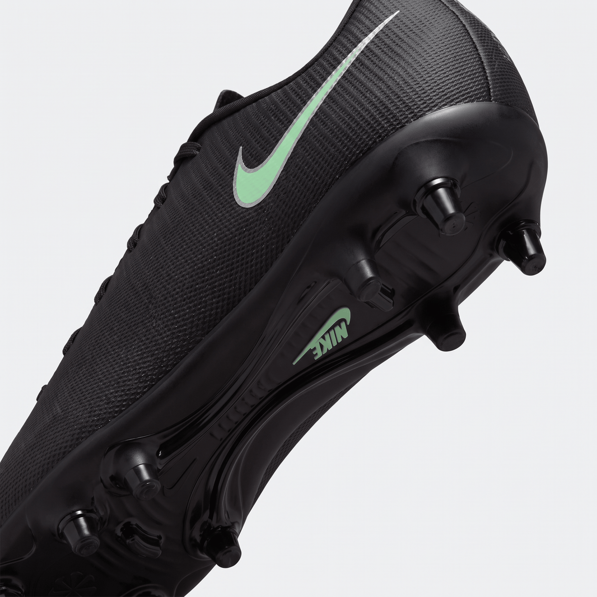 Mercurial Vapor 17 Academy SG-PRO Anti-Clog Black / Illusion Green / Silver